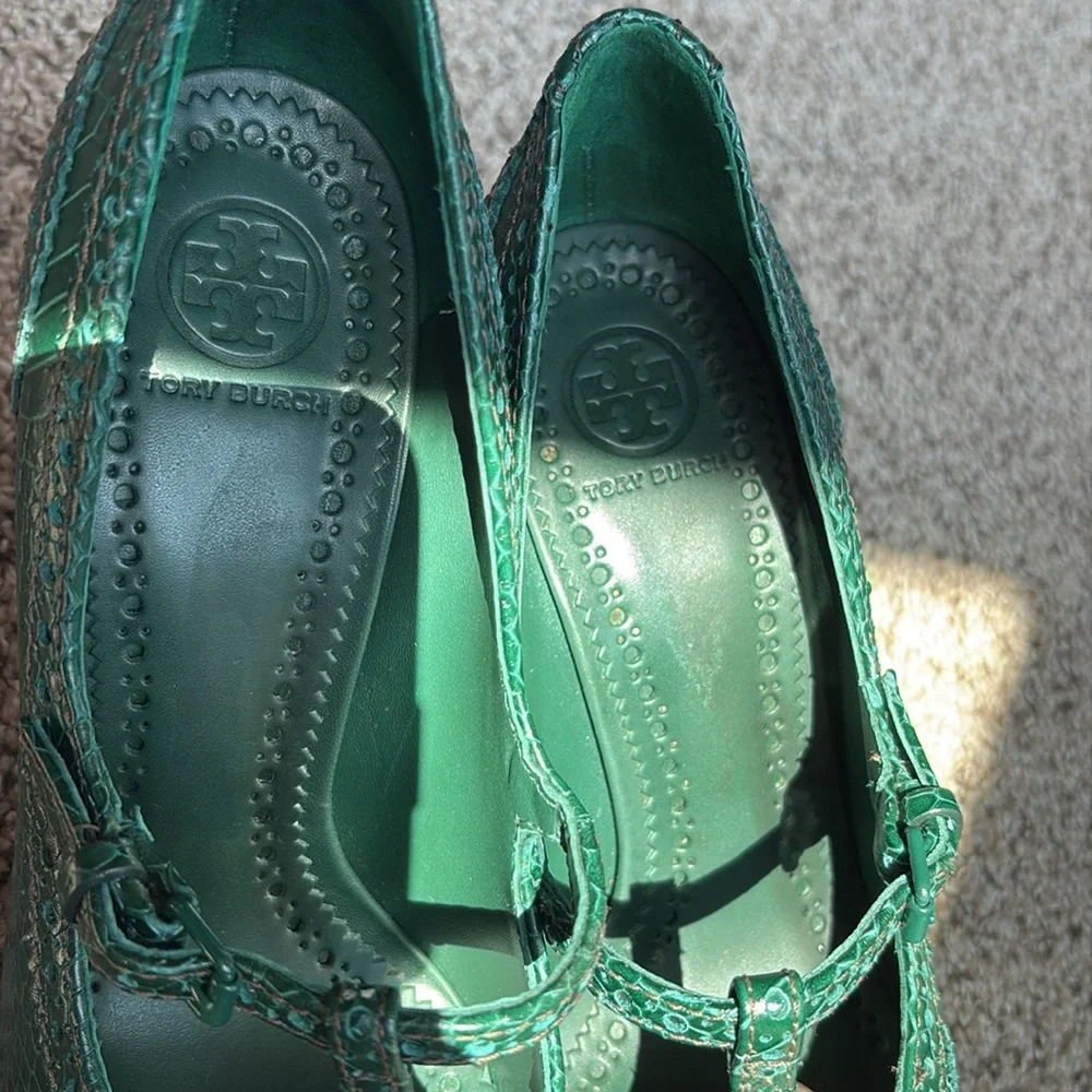 😍Authentic Tory Burch Green Brogue Python Embossed Leather Everly Pumps 😍